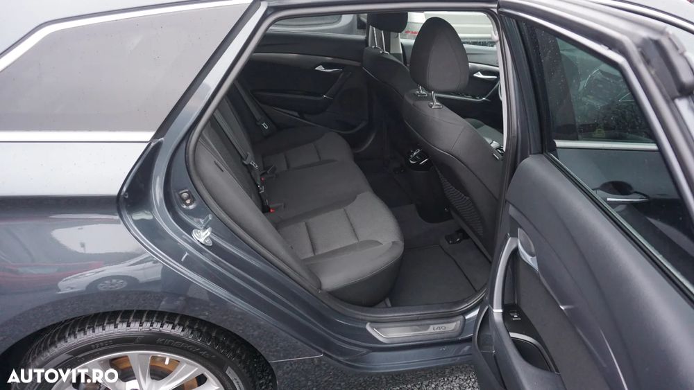 Hyundai i40 i40cw 1.7 CRDi Automatik Fifa World Cup Edition Gold - 13