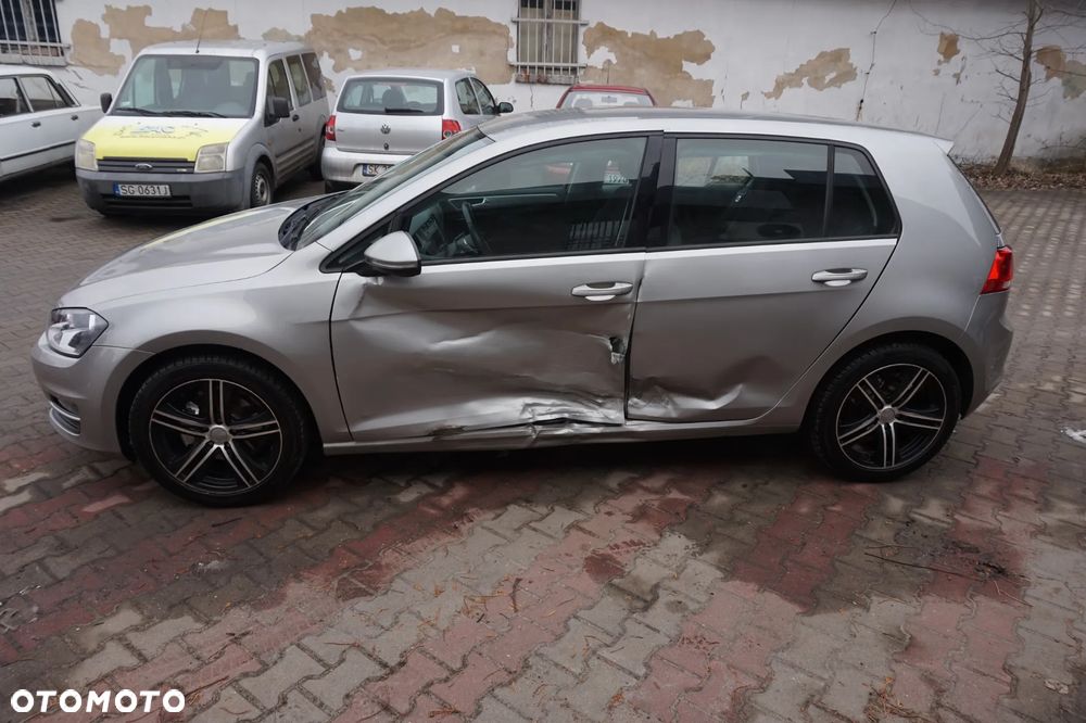 Volkswagen Golf - 25