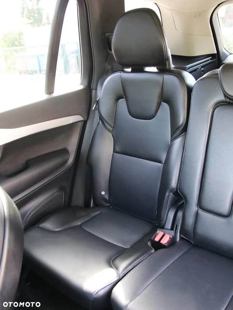 Volvo XC 90 T5 AWD Momentum - 11