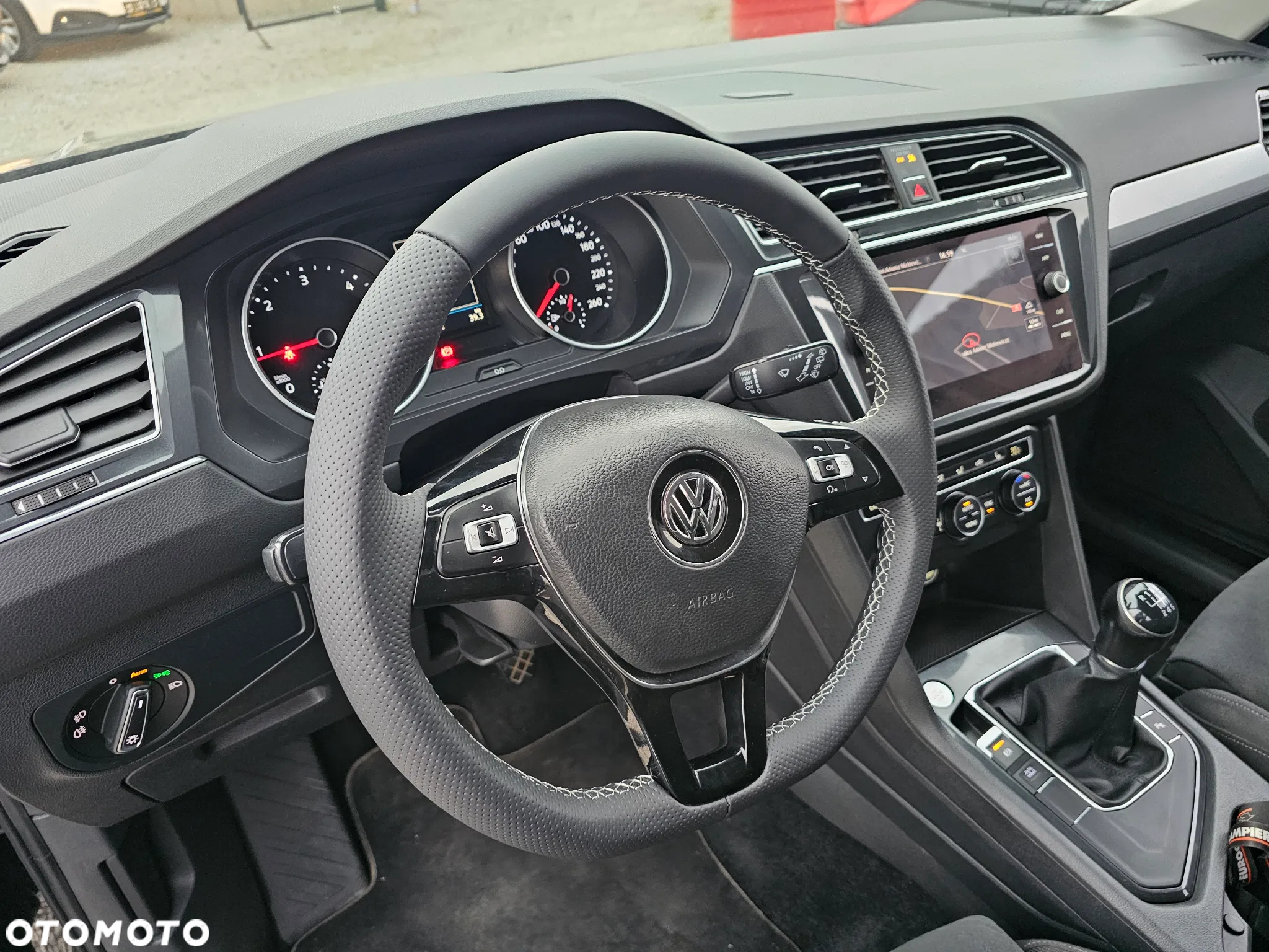 Volkswagen Tiguan - 18