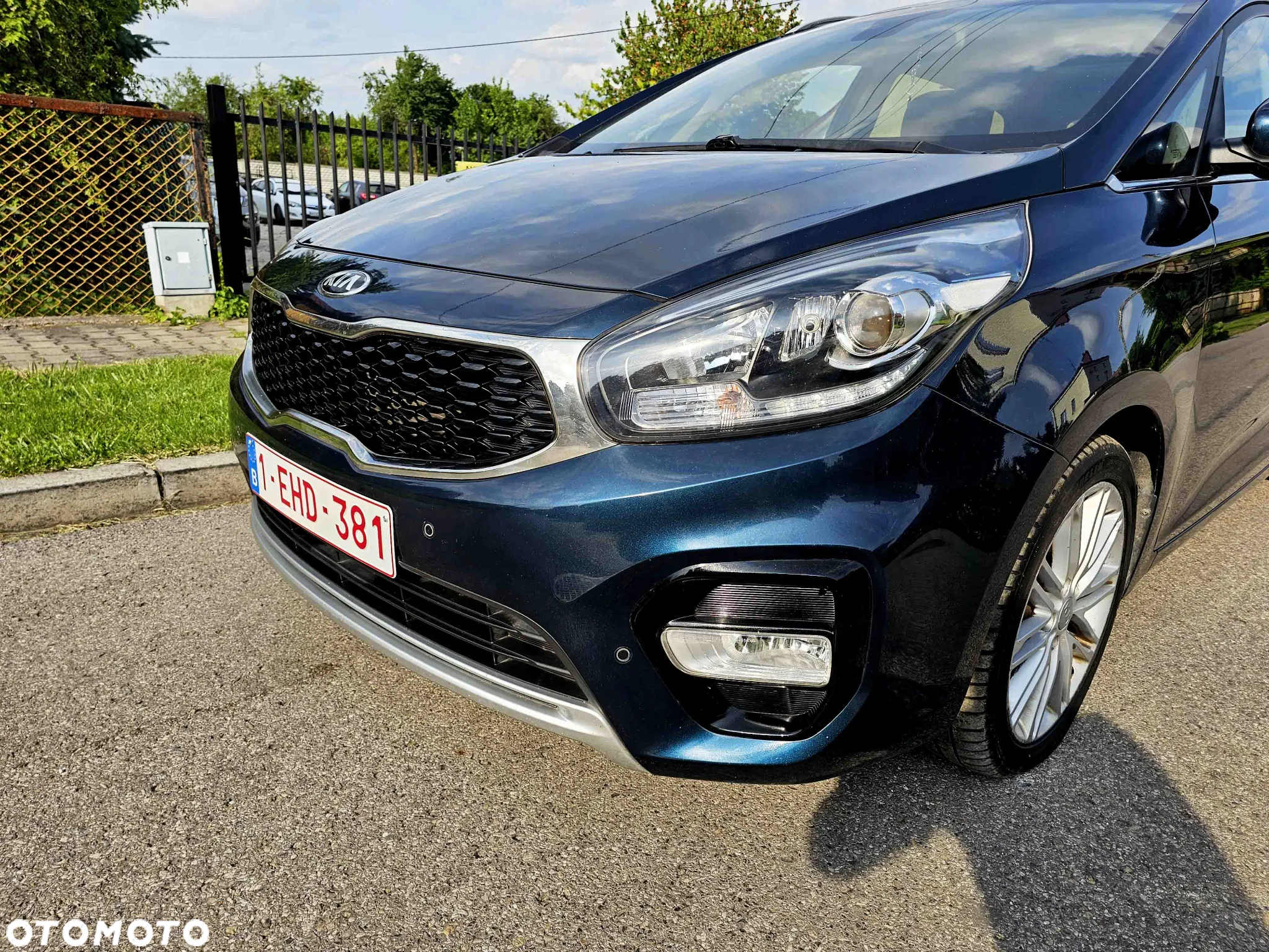 Kia Carens 1.7 CRDi M 7os - 8