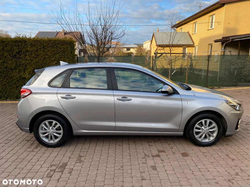 Hyundai i30 1.5 DPI Classic + - 3