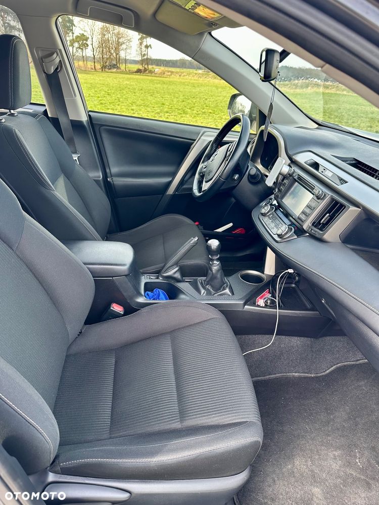 Toyota RAV4 2.2 D-4D Premium - 9