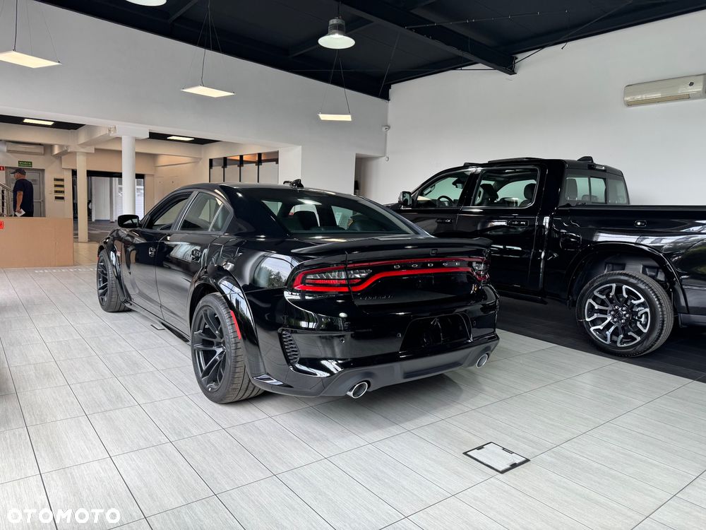 Dodge Charger 6.4 Scat Pack Widebody - 11