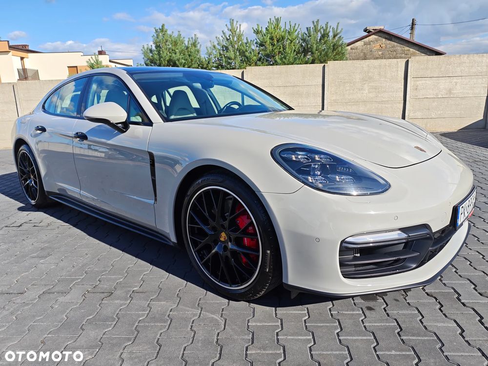 Porsche Panamera GTS - 4