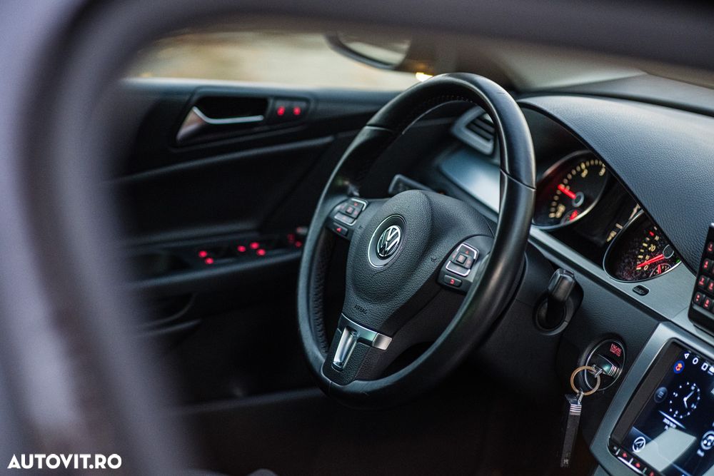 Volkswagen Passat Variant 2.0 TDI BlueMotion Technology Highline DSG - 23