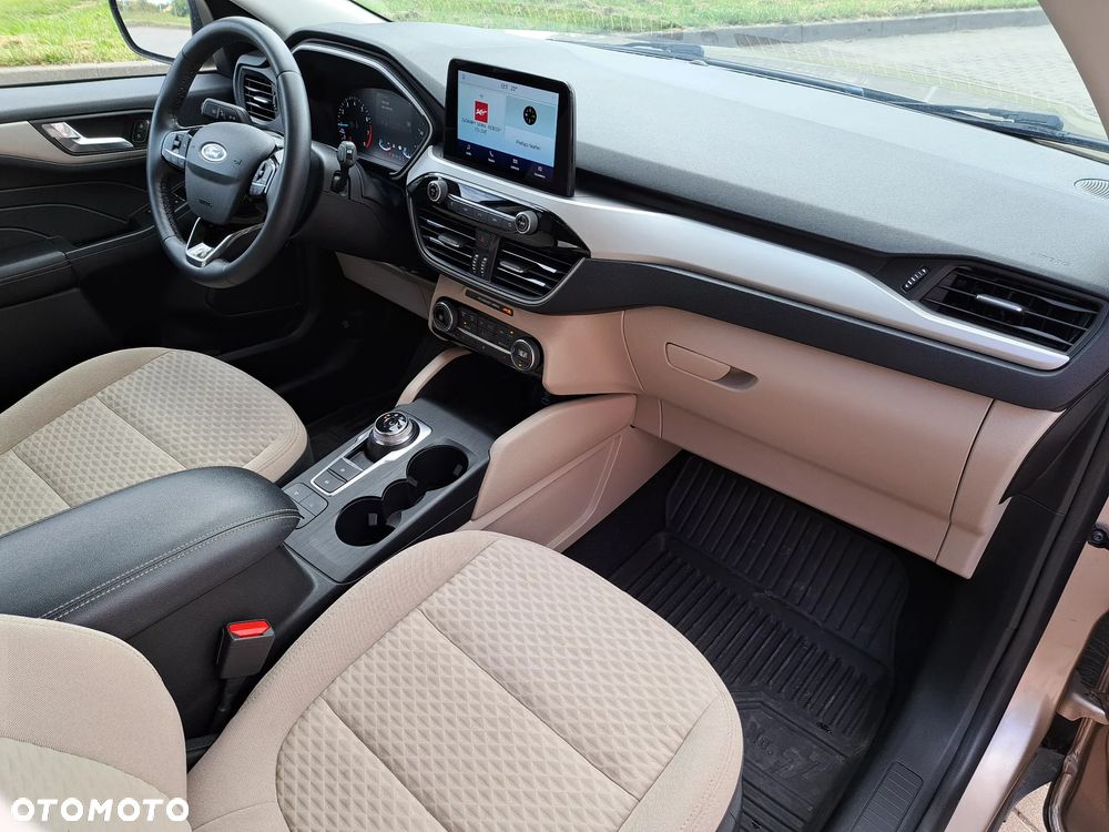Ford Kuga - 17