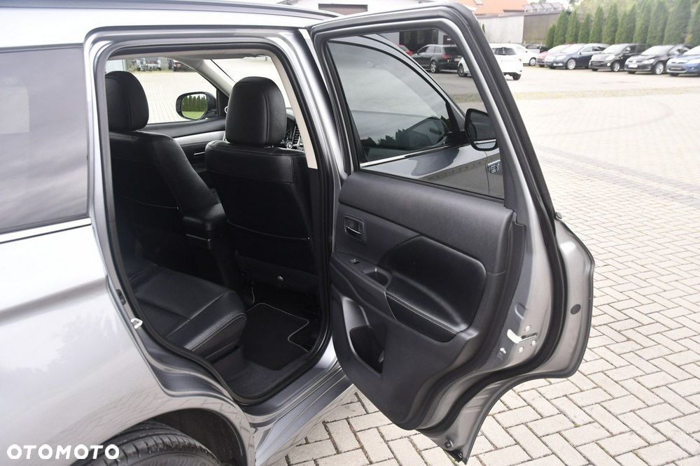 Mitsubishi Outlander - 25