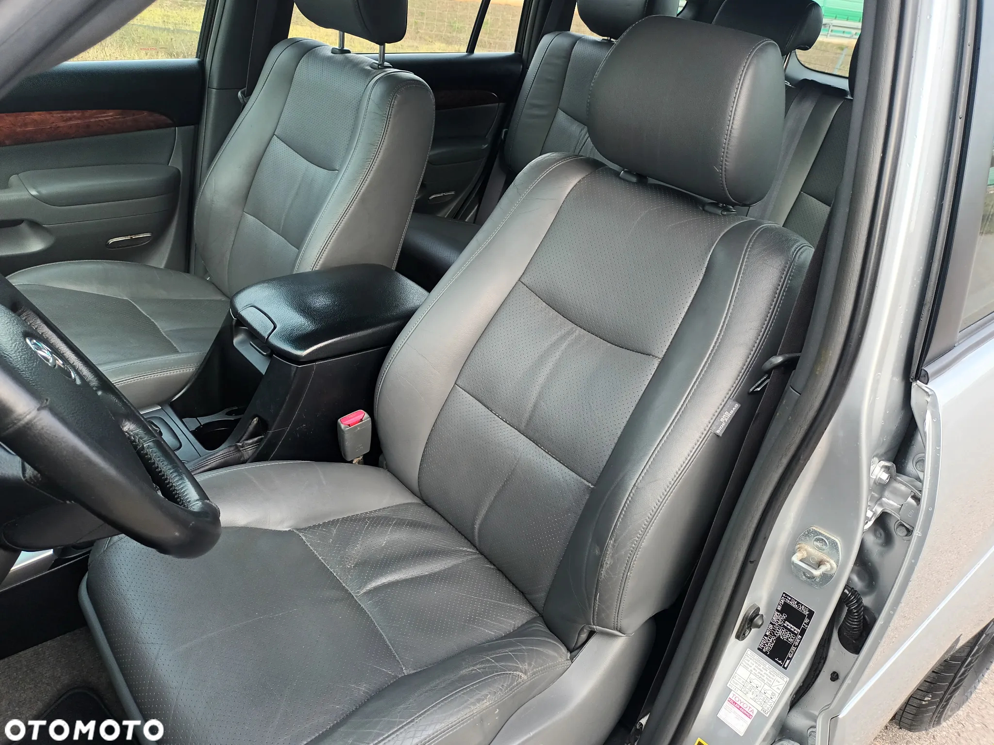 Toyota Land Cruiser - 27