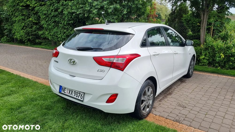 Hyundai i30 1.4 Intro Edition - 12