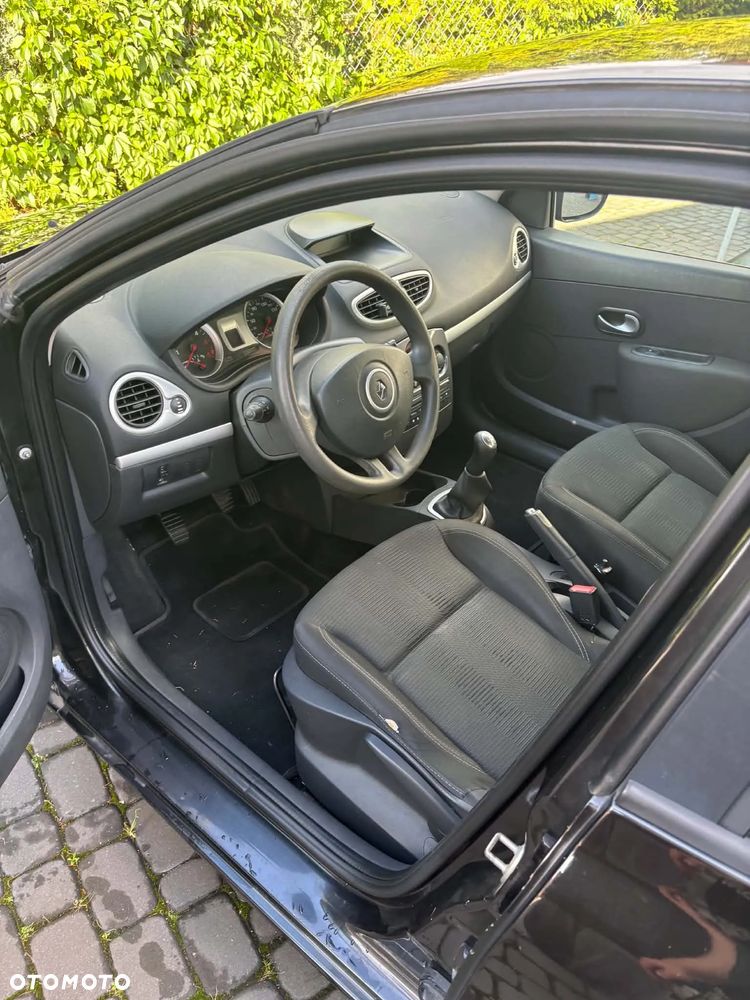 Renault Clio 1.5 dCi Alize - 9
