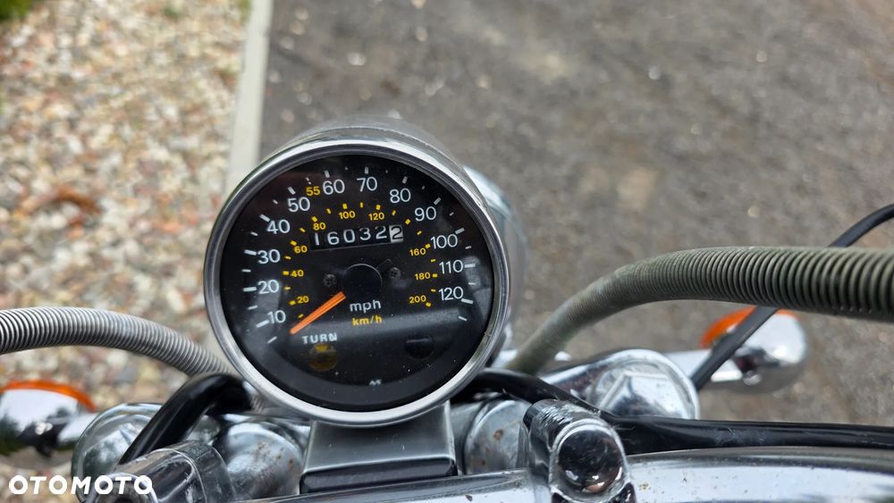 Suzuki Intruder - 14