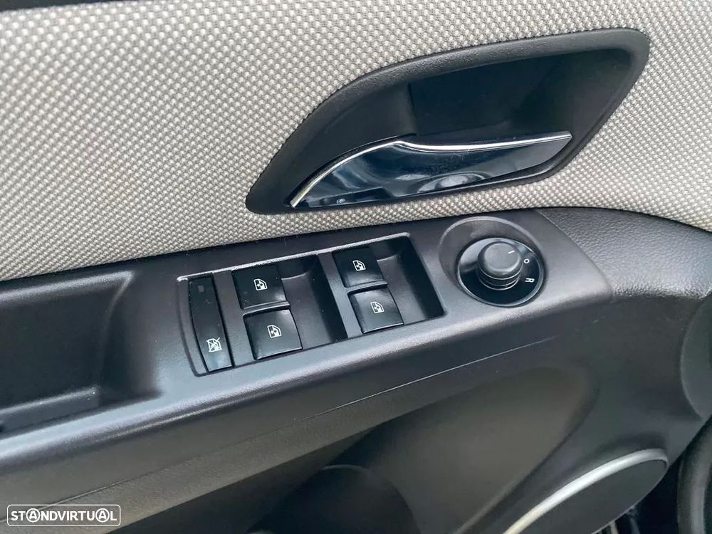 Chevrolet Cruze 2.0 VCDi LT - 28