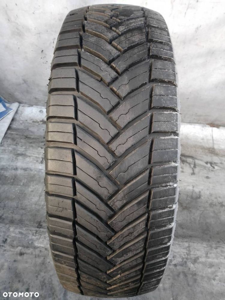 Michelin Agilis CrossClimate 225/75 R16C 118/116R 2024 9mm - 1