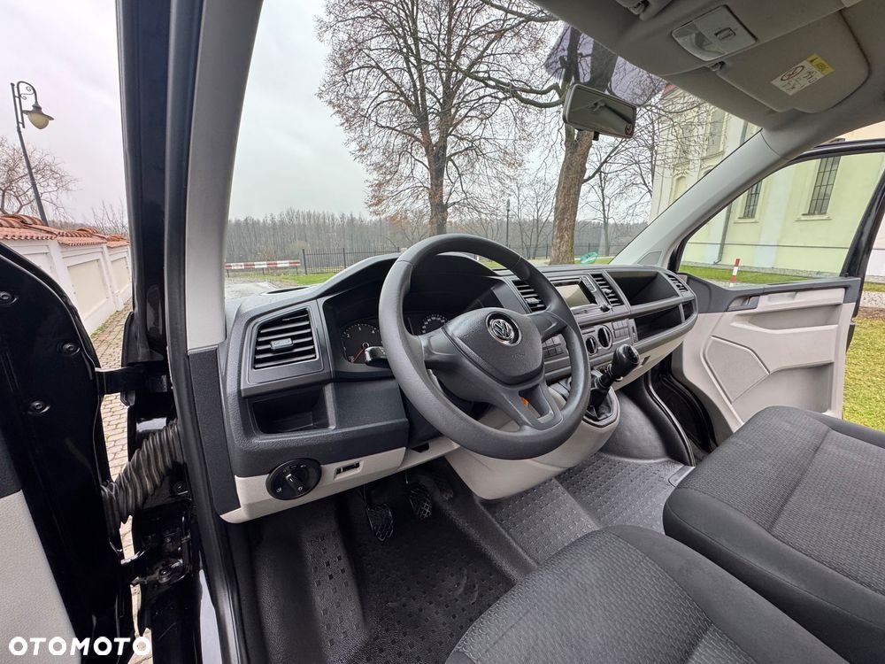 Volkswagen Multivan - 33