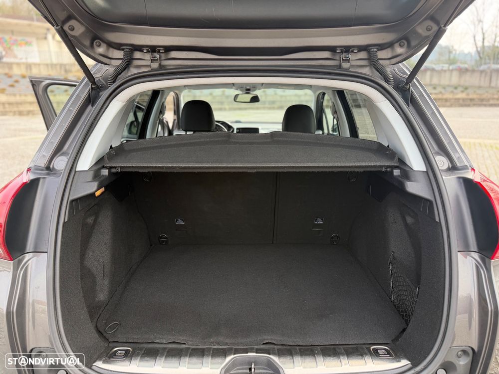 Peugeot 2008 1.6 BlueHDi Allure - 16