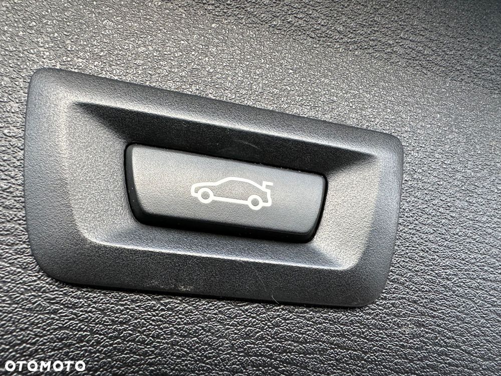 BMW X1 sDrive18d xLine - 10