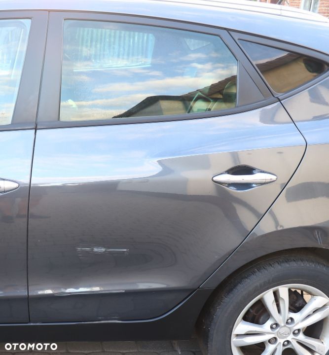 HYUNDAI IX35 5K drzwi lewe tył - 1