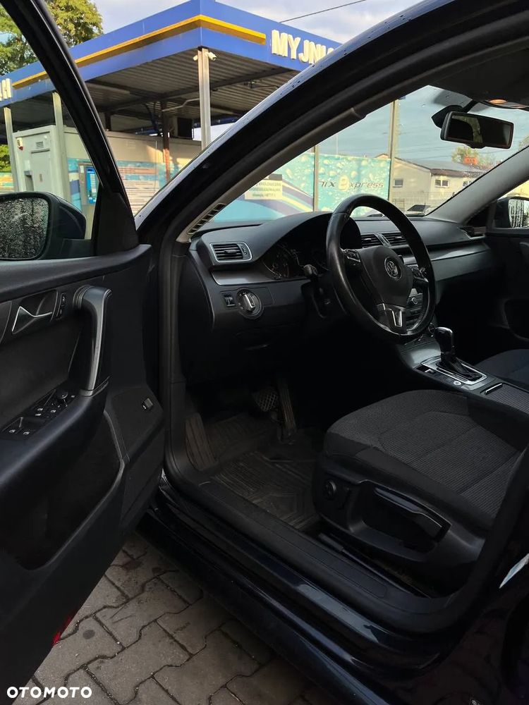 Volkswagen Passat 2.0 TDI Comfortline DSG - 8