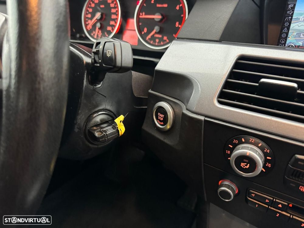 BMW 520 d Touring Executive - 16