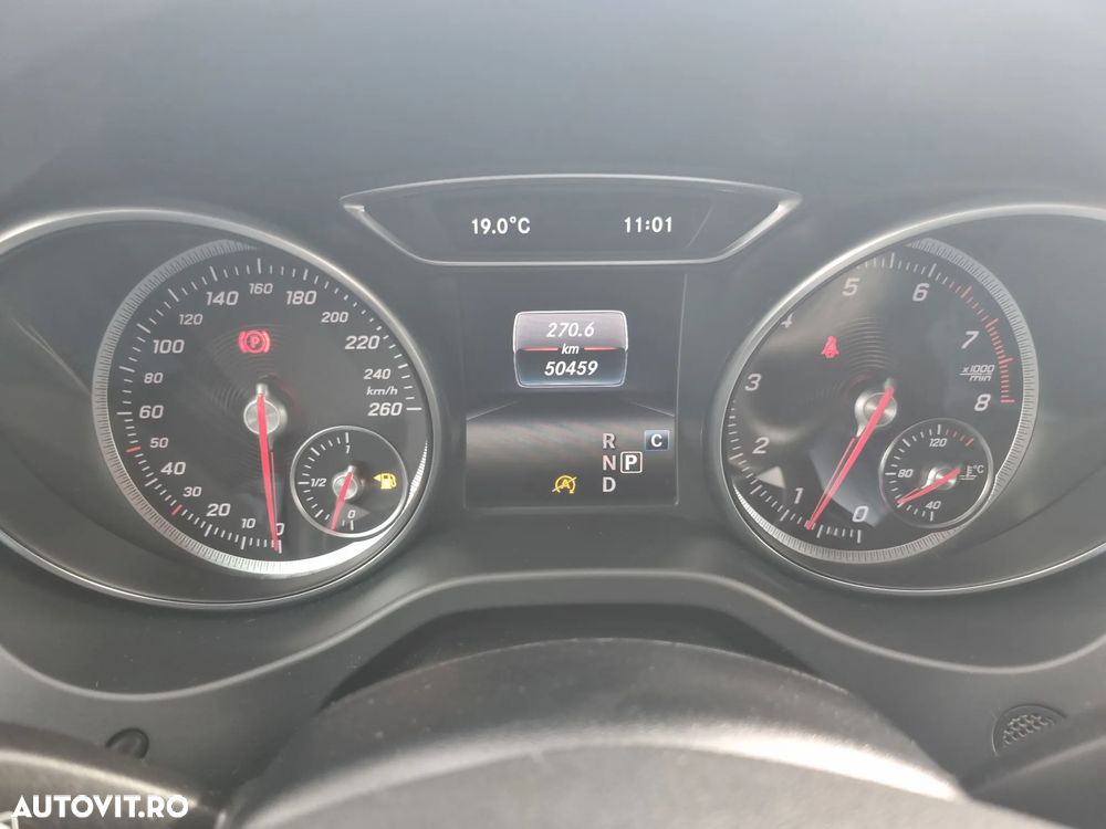 Mercedes-Benz GLA - 11