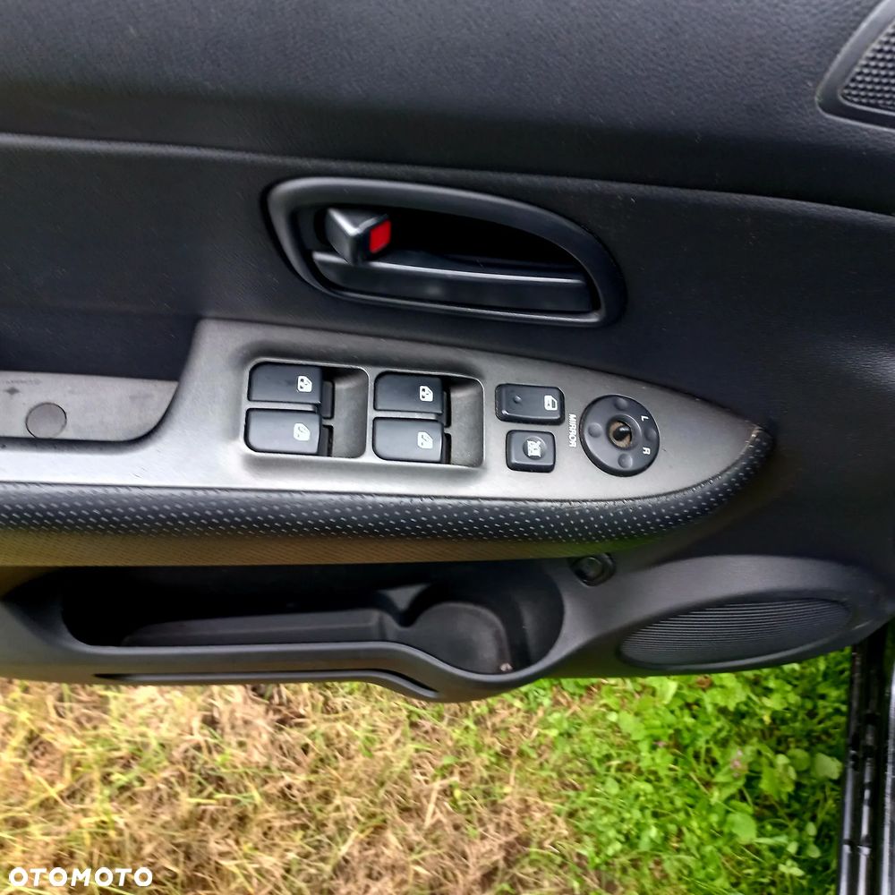 Kia Carens CRDi DPF EX - 12