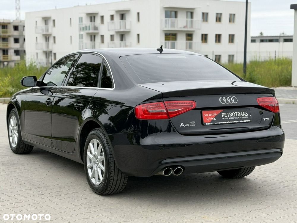 Audi A4 Limousine - 11