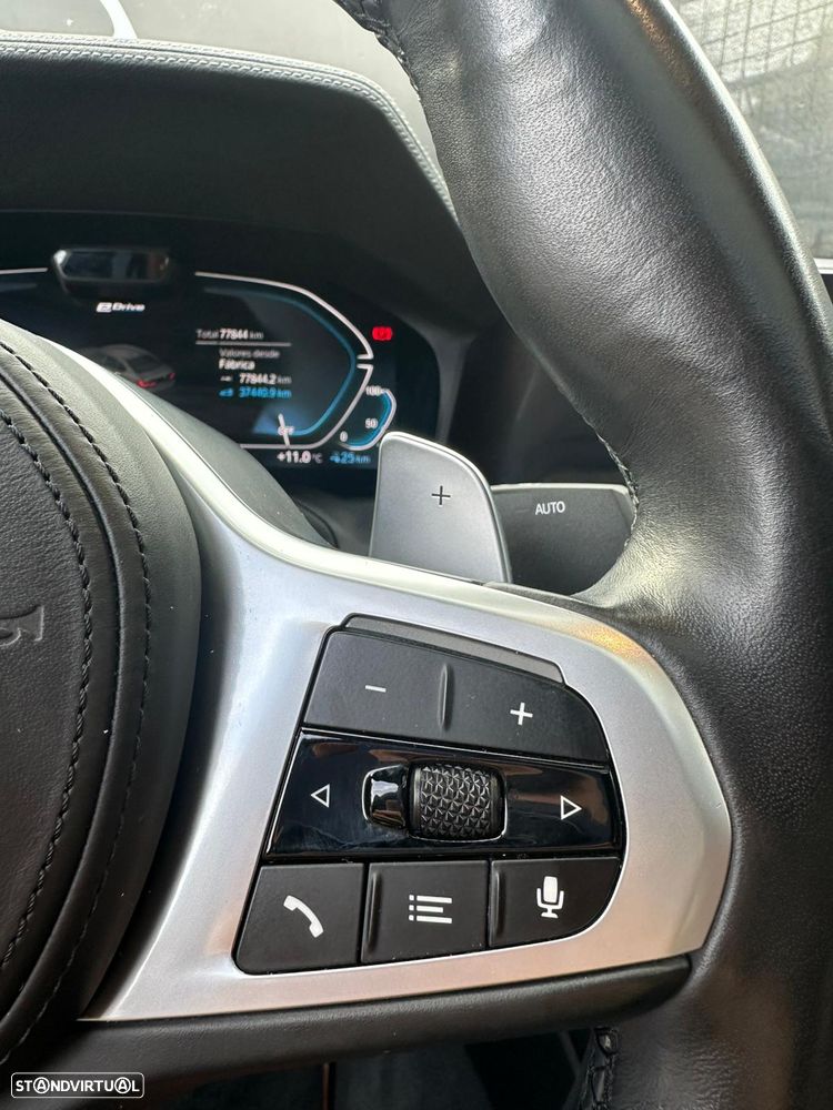 BMW 330 e Aut. Luxury Line - 17