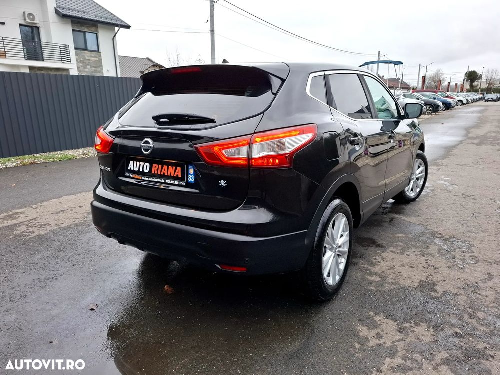 Nissan Qashqai 1.6 DCI Xtronic N-Connecta - 4
