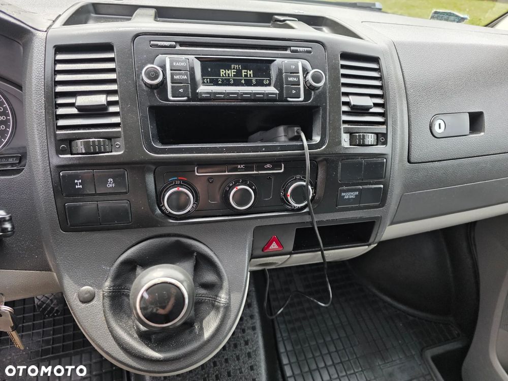 Volkswagen Transporter T5 LONG 4x4 4 MOTION - 14