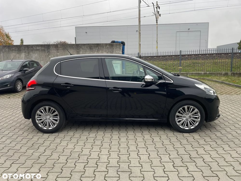 Peugeot 208 2018 photo 5