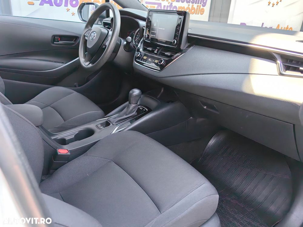 Toyota Corolla 1.8 HSD Business - 18
