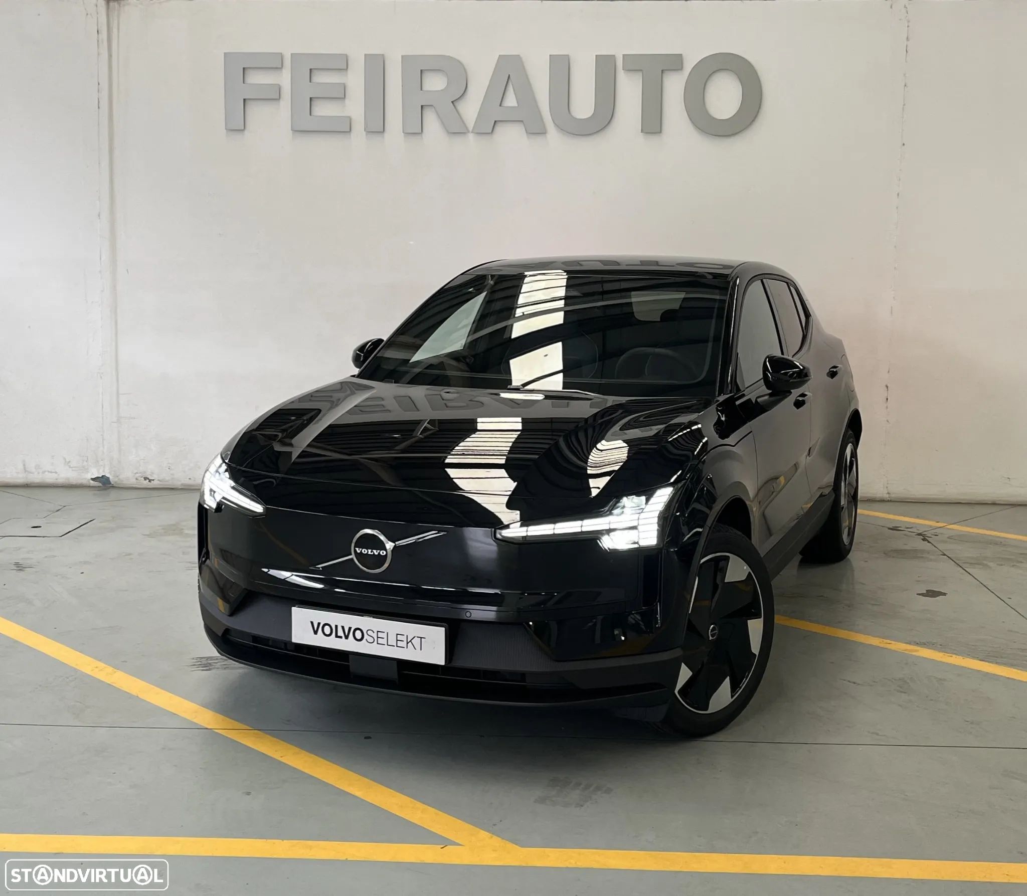 Volvo EX30 69 kWh Single Motor Extended Range Plus - 1