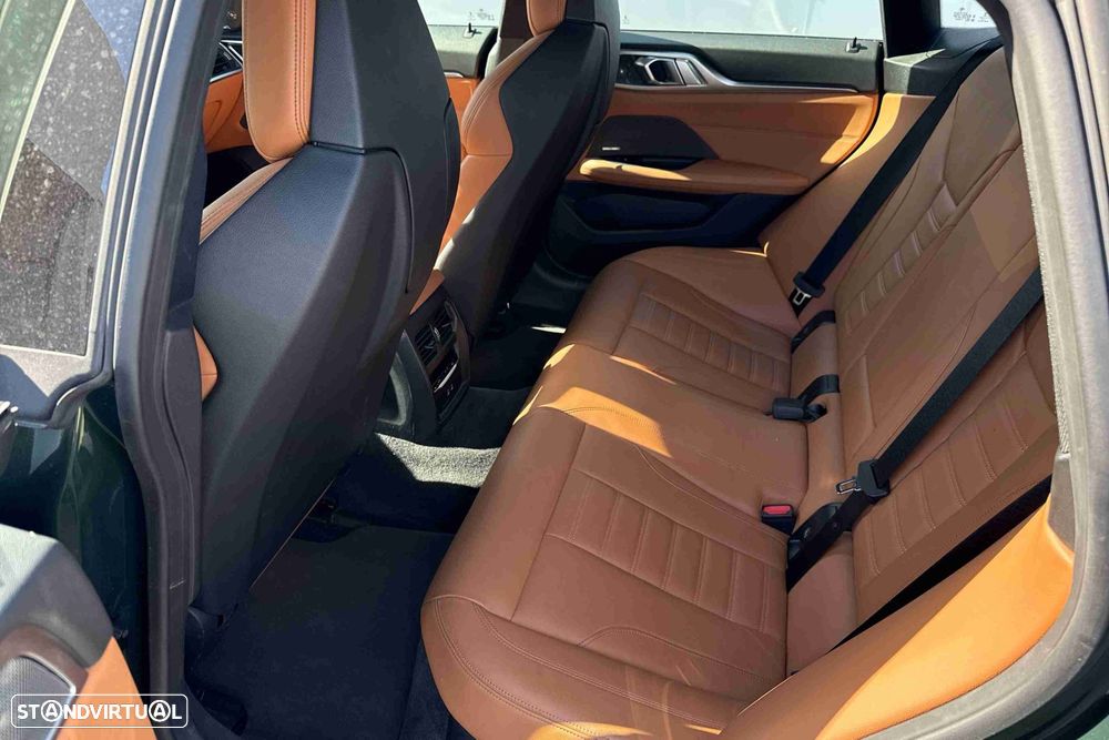 BMW i4 eDrive40 Desportiva M - 11
