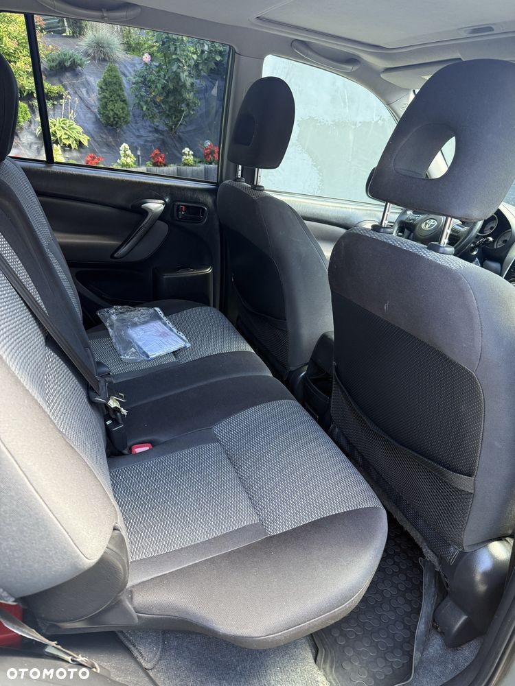 Toyota RAV4 - 8