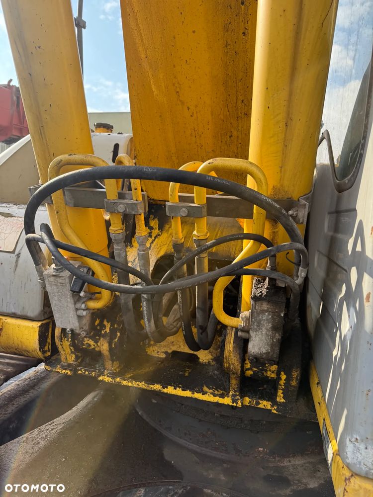 New Holland E215 - 14