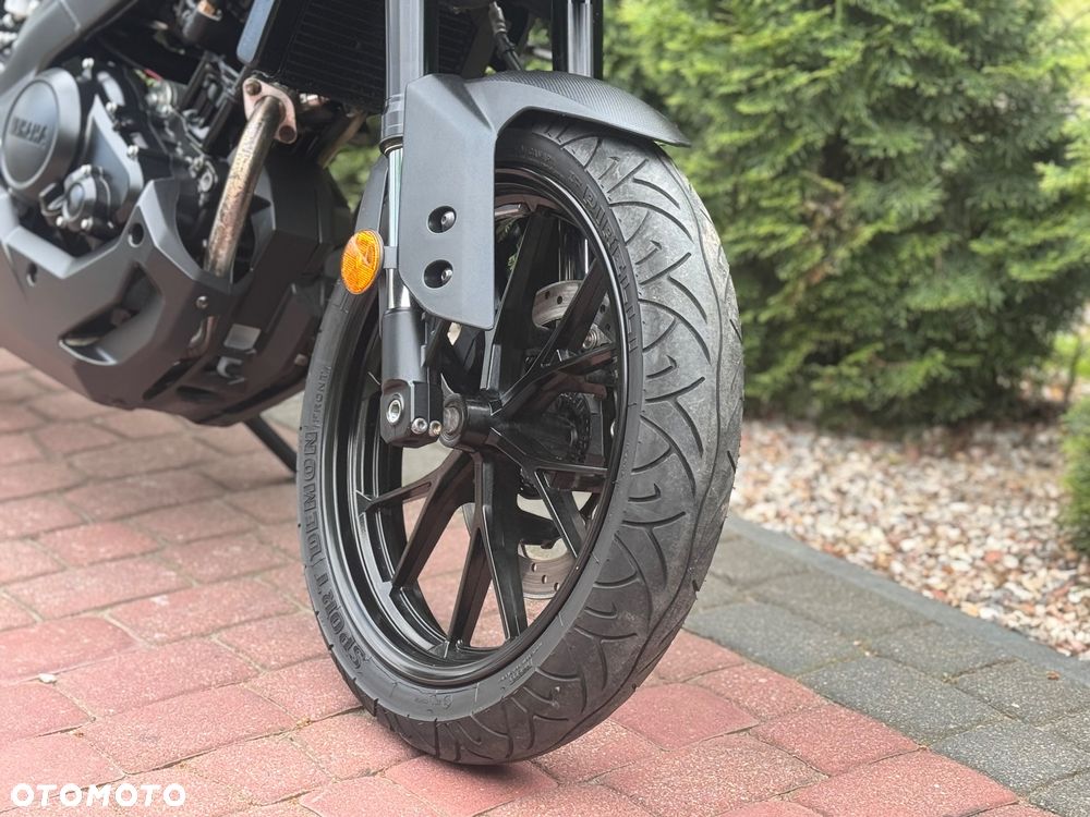 Yamaha MT - 22