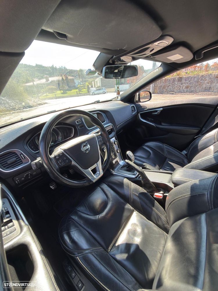 Volvo V40 D2 R Design - 13