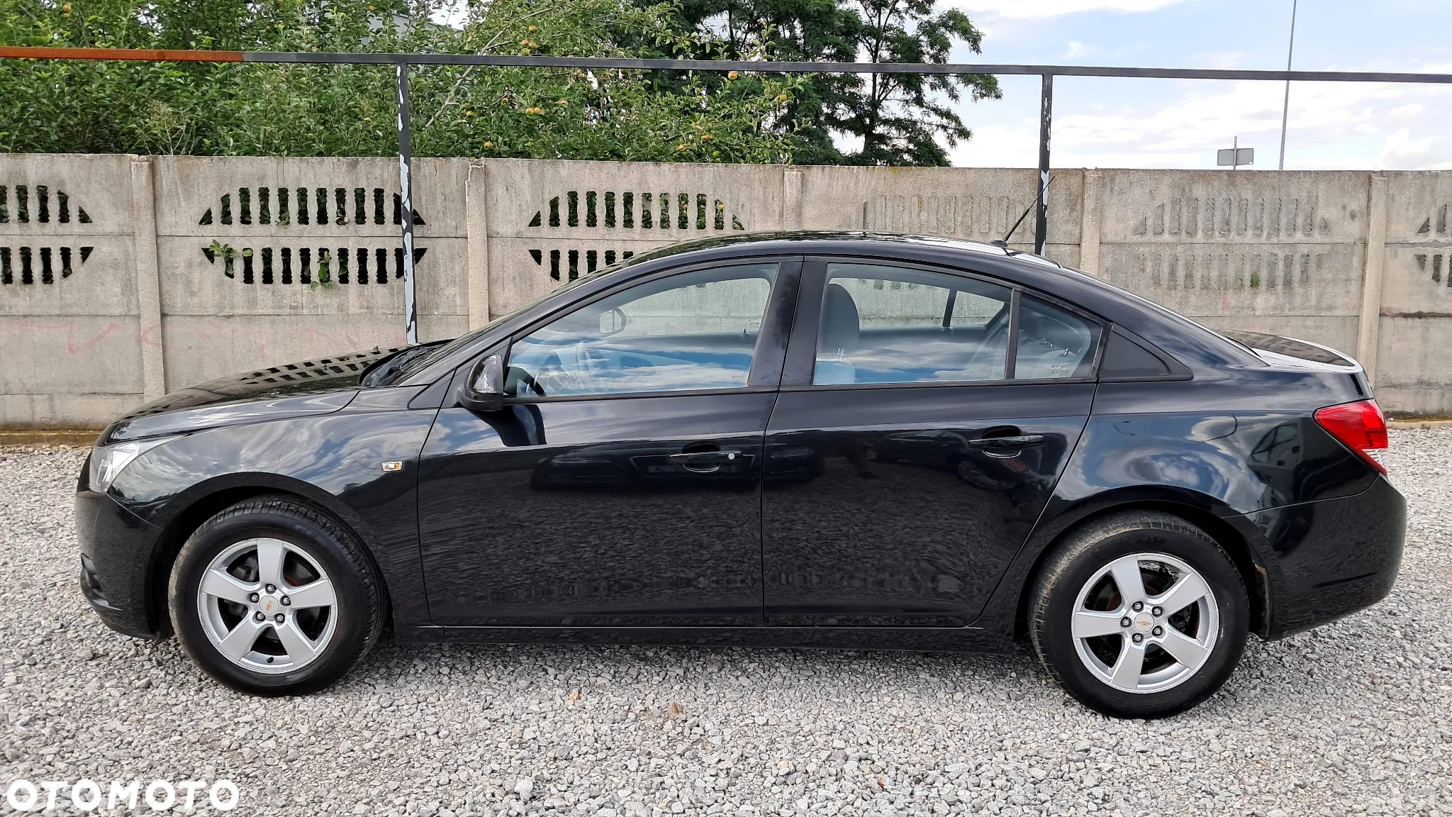 Chevrolet Cruze 1.6 LS - 24