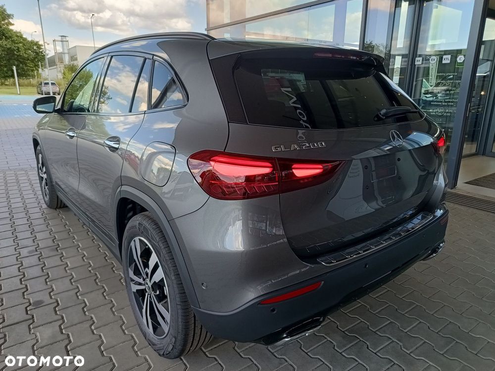 Mercedes-Benz GLA - 6