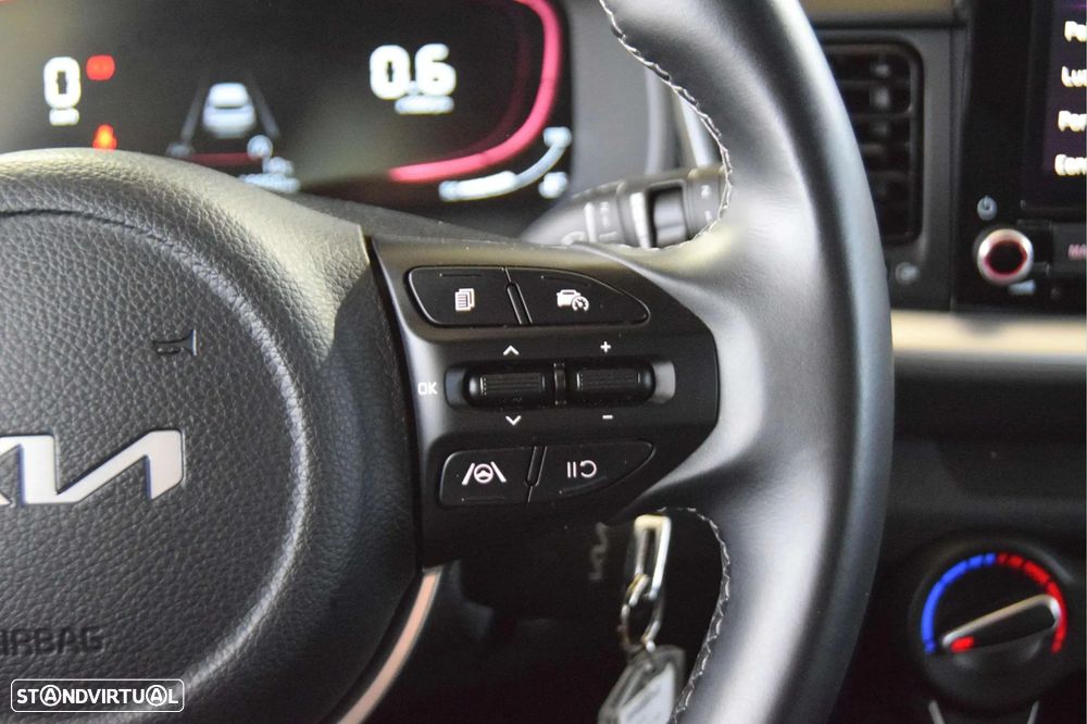 Kia Stonic 1.2 MPi Dynamic - 26