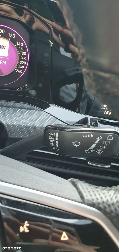 Volkswagen Golf 1.5 TSI EVO R-Line - 29