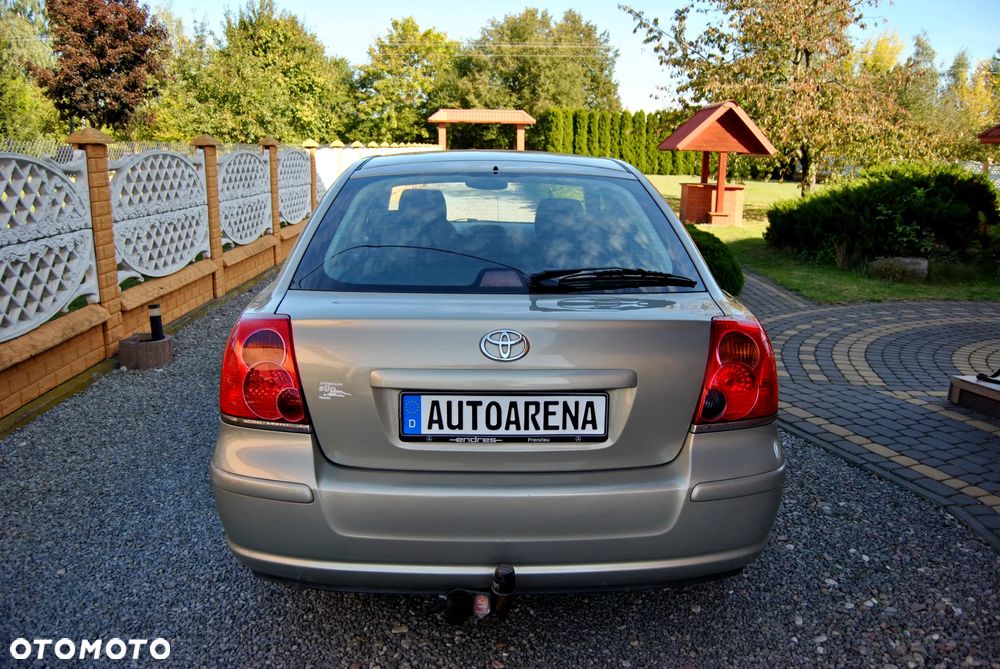 Toyota Avensis 1.8 VVT-i Sol - 10