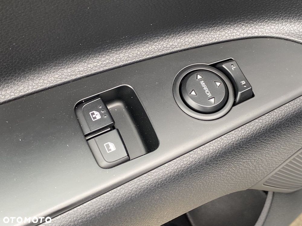 Kia Rio - 16