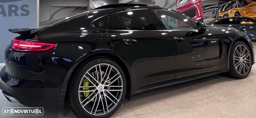 Porsche Panamera 4 E-Hybrid - 5