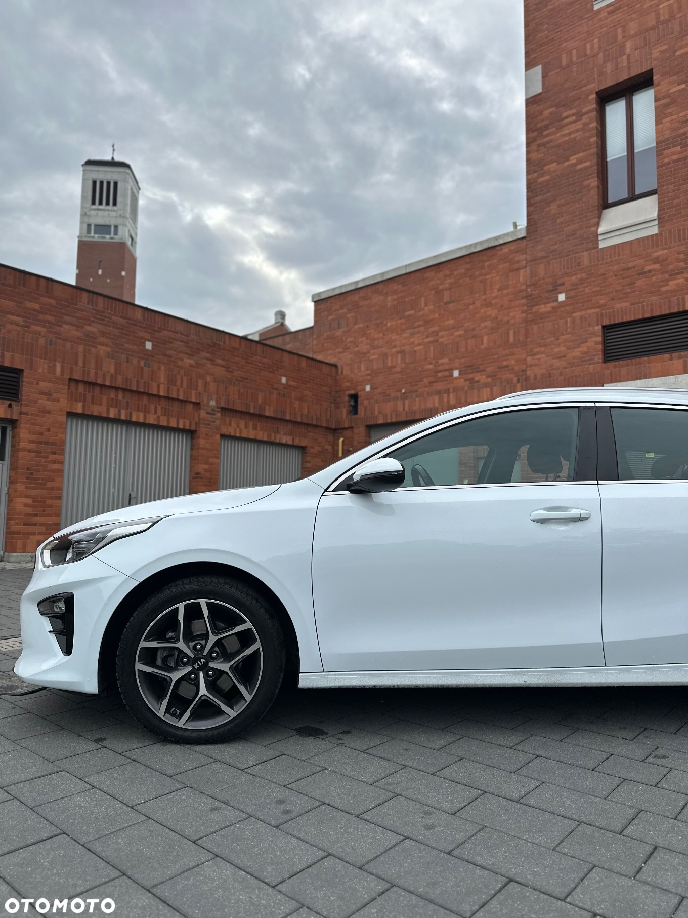 Kia Ceed 1.6 CRDi (48V Mild-Hybrid) DCT7 Spirit - 22