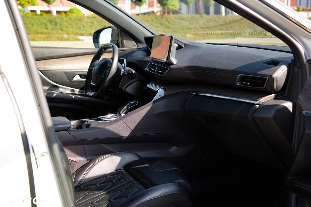 Peugeot 3008 1.6 PureTech Hybrid4 PHEV GT S&S EAT8 - 39
