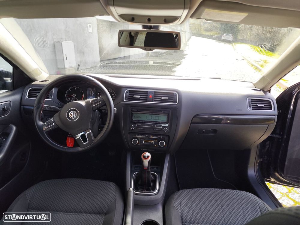 VW Jetta 1.6 TDi Trendline - 14