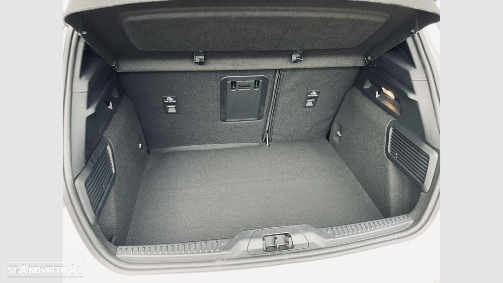 Ford Focus 1.0 EcoBoost MHEV ST-Line X - 19