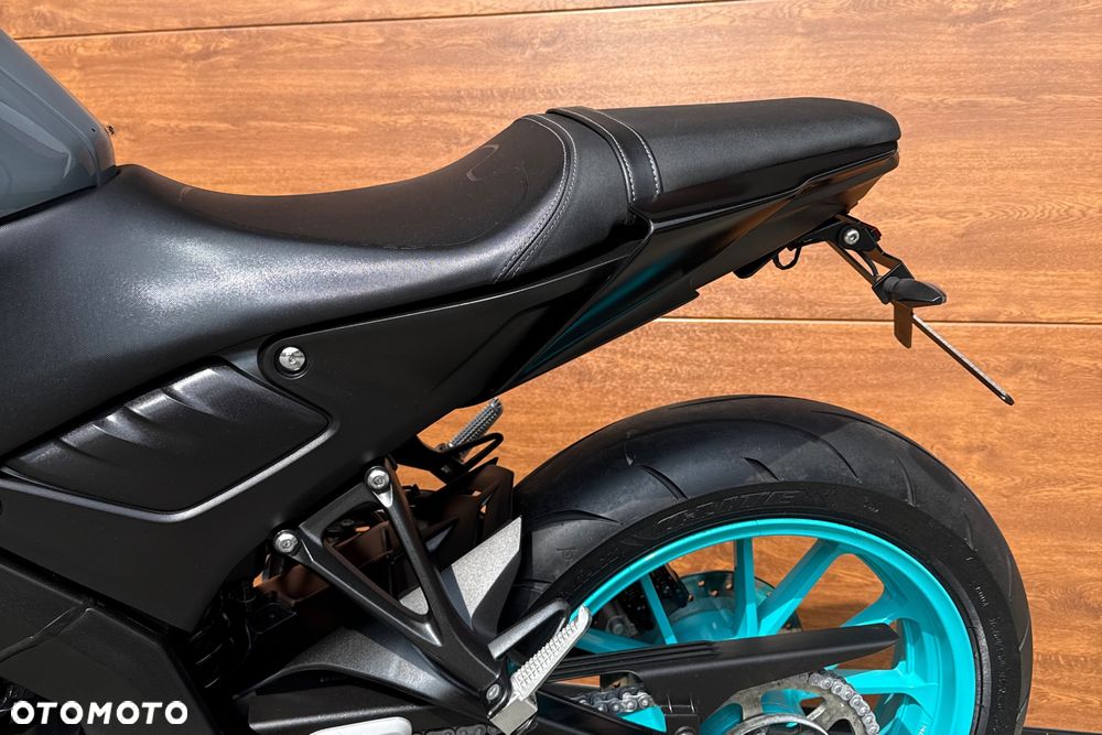 Yamaha MT - 28